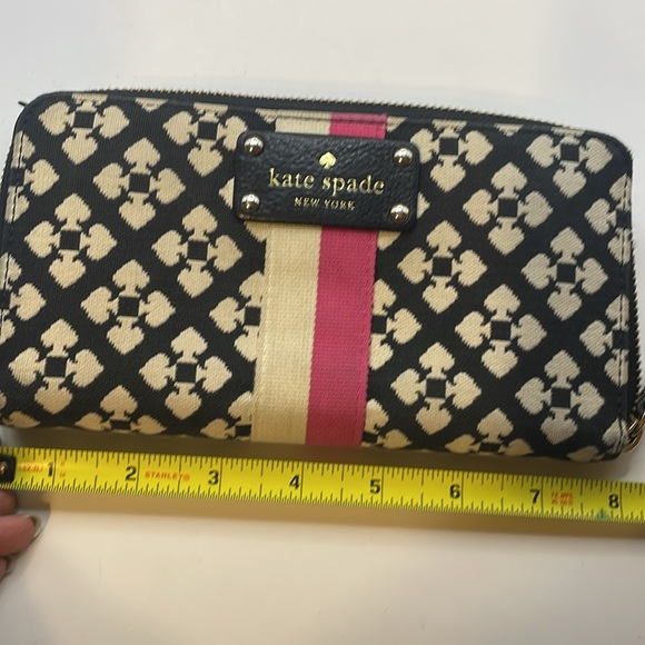 Kate Spade Black and Cream Wallet with Pink Stripe - Picture 4 of 11